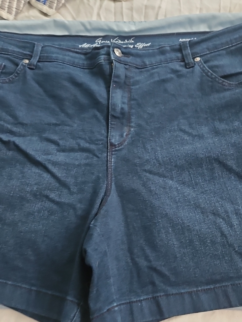 Gloria Vanderbilt Indigo Stretch Jean Shorts